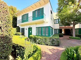 7660 Hollywood Blvd in Los Angeles, CA - Building Photo