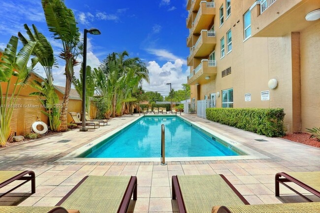 2665 SW 37th Ave in Miami, FL - Building Photo - Building Photo