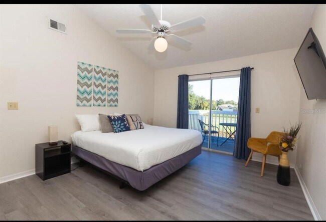 2492 Sweetwater Club Cir in Kissimmee, FL - Building Photo - Building Photo