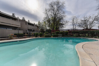 Greenback Gardens in Citrus Heights, CA - Building Photo - Building Photo