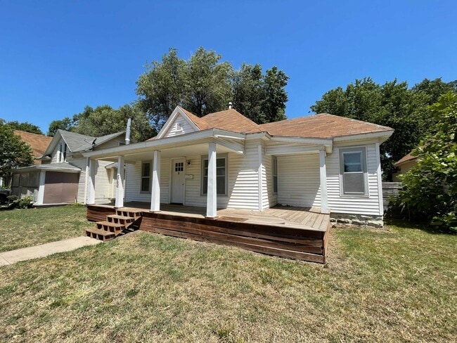 542 E 3rd Ave in Hutchinson, KS - Building Photo - Building Photo