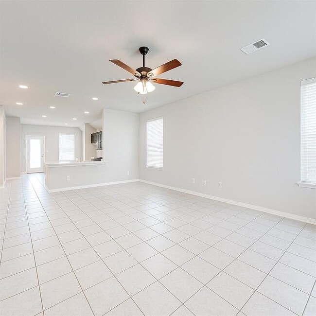 913 Centerra Hills Cir in Round Rock, TX - Building Photo - Building Photo