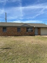 1513 Coral Cut Off in Azle, TX - Building Photo