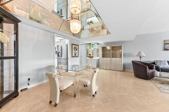 6768 10th Ave N, Unit 3160 in Greenacres, FL - Foto de edificio - Building Photo