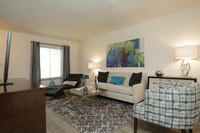 living area_2BR, 2BA - 1,102 SF - Waters Edge Apartments in Atlanta, Georgia