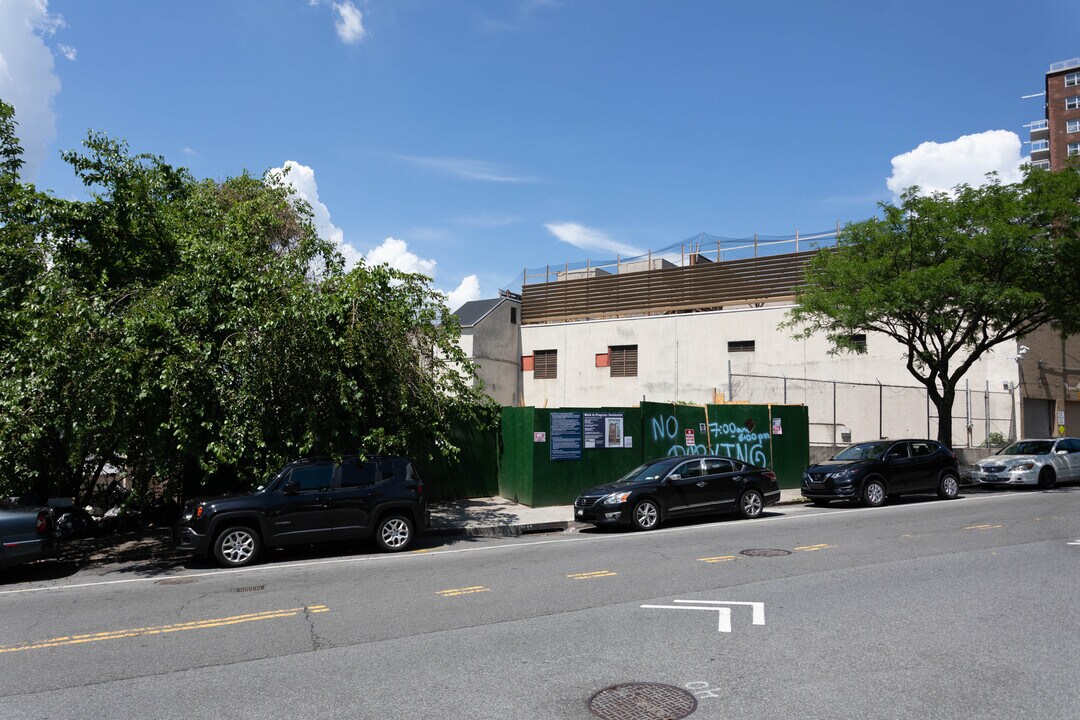 1819 Sedgwick Ave in Bronx, NY - Foto de edificio