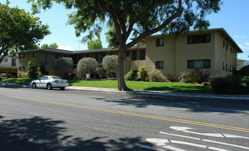 Garden Patio Apartments in Sunnyvale, CA - Building Photo - Building Photo