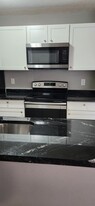 8854 Eagleview Dr, Unit 8854 Eagleview Dr Apt 3 in West Chester, OH - Building Photo