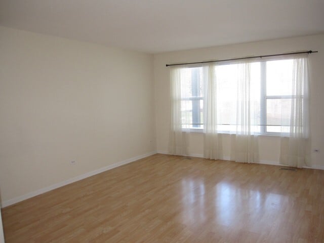 1020 Chaucer Ct in Elgin, IL - Building Photo - Building Photo