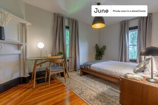 Room in Shared 5 bed/2 bath home in Boston, MA - Building Photo