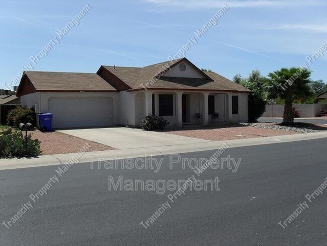 property at 6155 W Del Rio St