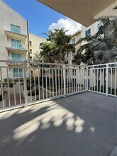 7270 SW 89th St in Miami, FL - Building Photo - Building Photo