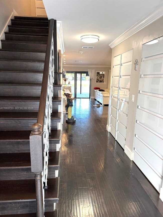 9189 NW 45th St in Sunrise, FL - Building Photo - Building Photo