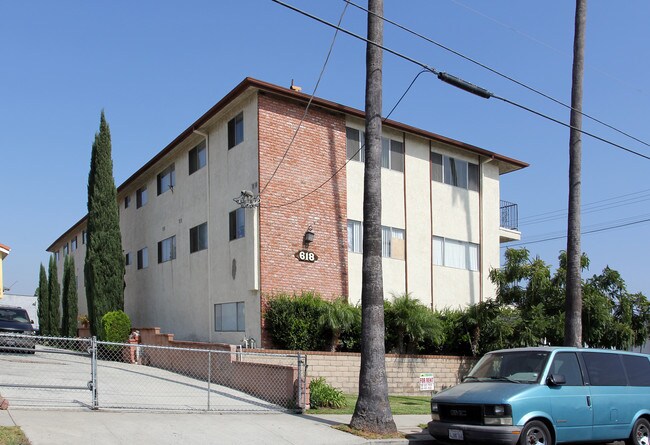 618 W 11th St in San Pedro, CA - Foto de edificio - Building Photo