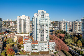 Excelsior in New Westminster, BC - Building Photo - Building Photo