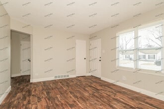 9854 Dennis Dr in St. Louis, MO - Building Photo - Building Photo