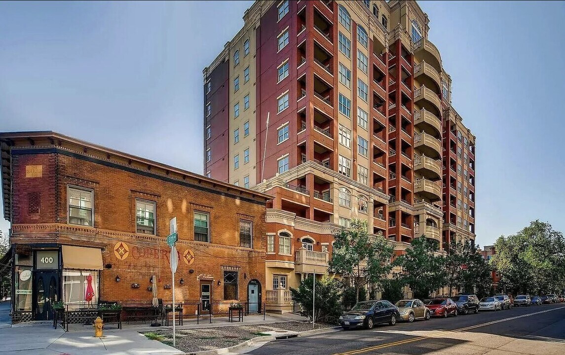 1950 N Logan St, Unit 1011 in Denver, CO - Foto de edificio