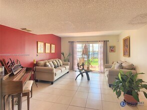 1090 NW 123rd Ct in Miami, FL - Building Photo - Building Photo
