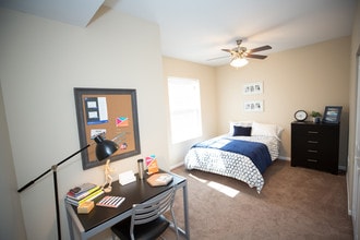 Enclave in Edwardsville, IL - Foto de edificio - Building Photo