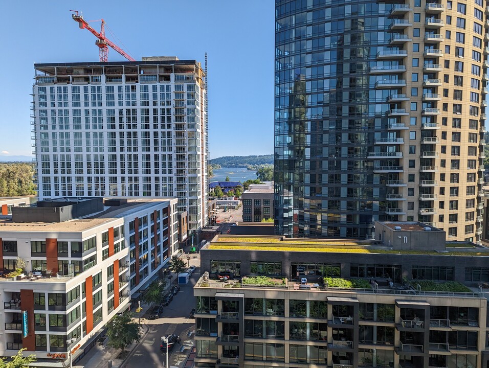 3601 S River Pky in Portland, OR - Building Photo