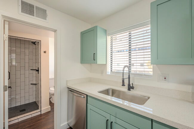 377 N 4th Ave, Unit #10 - Studio in Phoenix, AZ - Foto de edificio - Building Photo