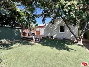 832 Indiana Ave in Los Angeles, CA - Building Photo - Building Photo