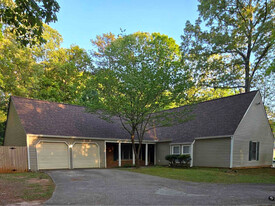 5041 Wind Point in Stone Mountain, GA - Building Photo