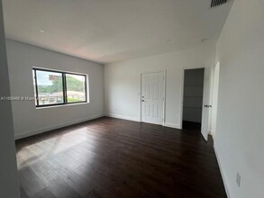 3163 SW 2nd St-Unit -2 in Miami, FL - Building Photo - Building Photo