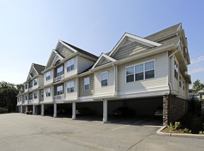 Riverview Court in Nutley, NJ - Foto de edificio - Building Photo