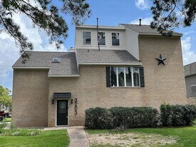 3203 Bayou Dr in La Porte, TX - Building Photo