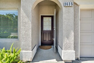 3635 Poppy Hill Way in Sacramento, CA - Building Photo - Building Photo
