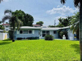 1900 NE 41st St in Oakland Park, FL - Building Photo