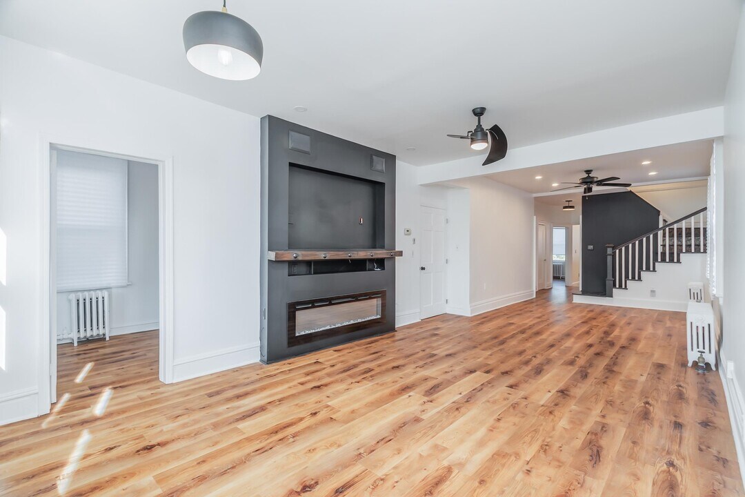 324 STEGMAN Pky in Jersey City, NJ - Building Photo