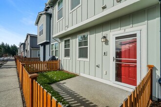 13157 175th Ave E in Bonney Lake, WA - Building Photo - Building Photo