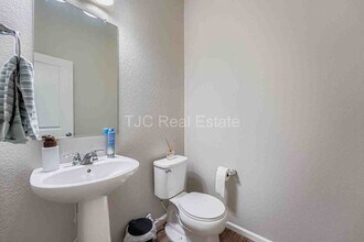 21207 E 59th Pl in Aurora, CO - Building Photo - Building Photo