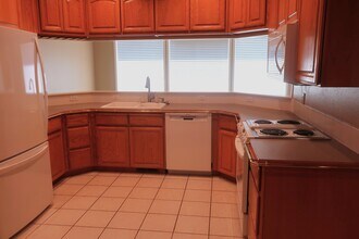 466 Lower Daniels Dr in East Wenatchee, WA - Foto de edificio - Building Photo