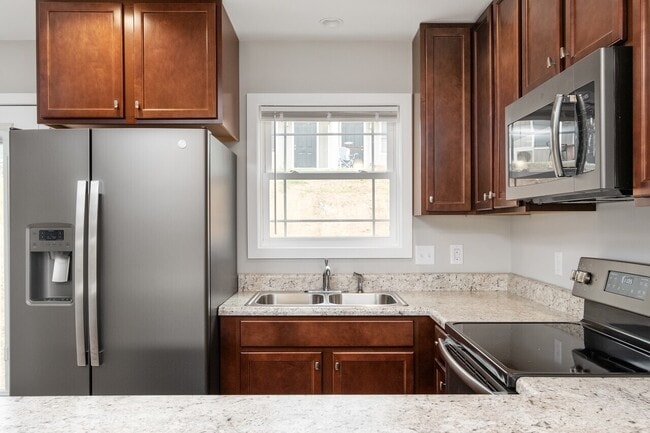 1008 Seth Dr in Staunton, VA - Building Photo - Building Photo