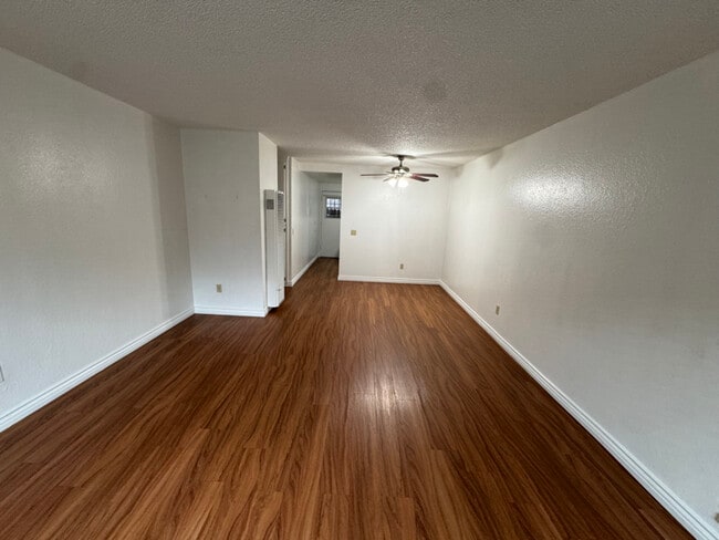 8777 Lomita Dr