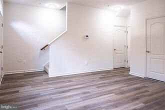 3541 Woodlake Dr in Silver Spring, MD - Building Photo - Building Photo