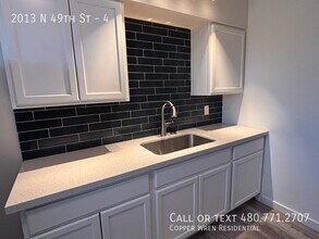 2013 N 49th St in Phoenix, AZ - Building Photo - Building Photo