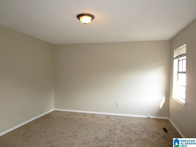 1952 Springlake Ct in Birmingham, AL - Building Photo - Building Photo