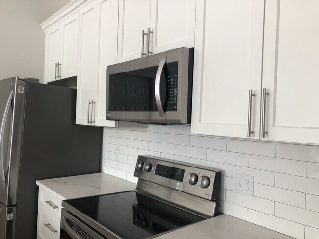 7 Ashford St, Unit 1 in Boston, MA - Foto de edificio - Building Photo