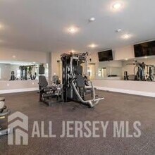 175 Quincy Ct, Unit B-316 in Woodbridge Township, NJ - Building Photo - Building Photo