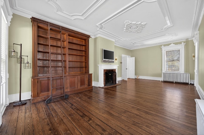 333 Park Ave, Unit 4 parkview terrace in Huntington, NY - Building Photo - Building Photo