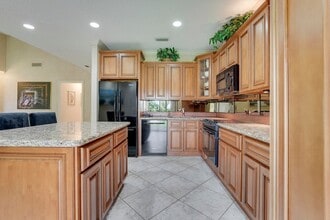 7599 Cinebar Dr in Boca Raton, FL - Building Photo - Building Photo
