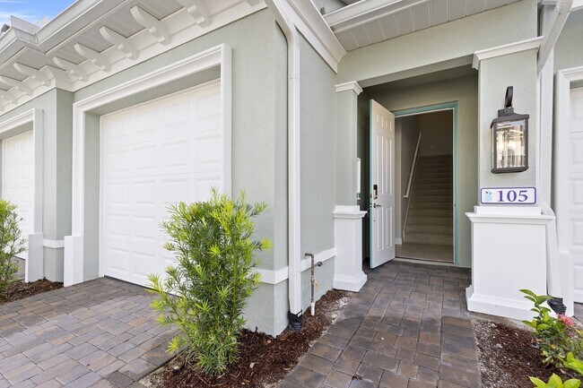 2318 Sawyers Hill Rd, Unit 105 in Naples, FL - Building Photo - Building Photo
