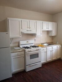 325 S Newkirk St photo'