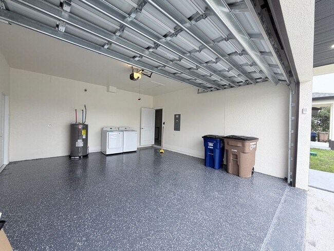 4545-4547-4547 28th St SW in Lehigh Acres, FL - Building Photo - Building Photo