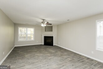 75 Michael Ryan Dr in Porterdale, GA - Foto de edificio - Building Photo