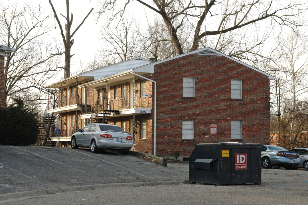 2602 Le Blanc Ct in Louisville, KY - Foto de edificio